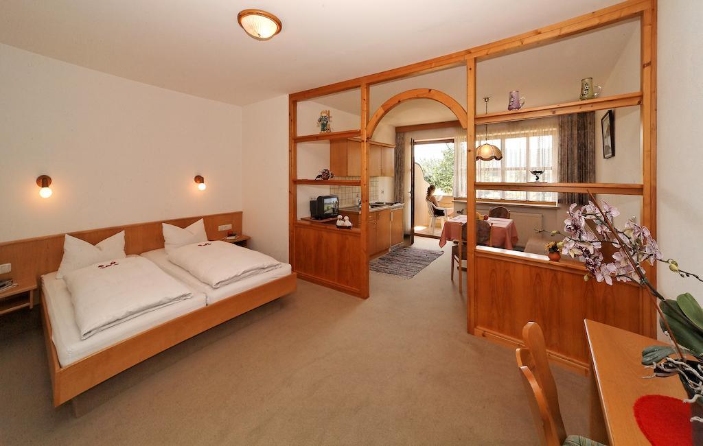 Landhaus Maria Bed&Breakfast Hotel Regen Room photo